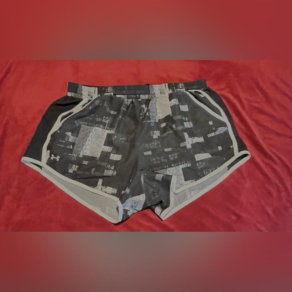 Under Armour Loose Fit Shorts